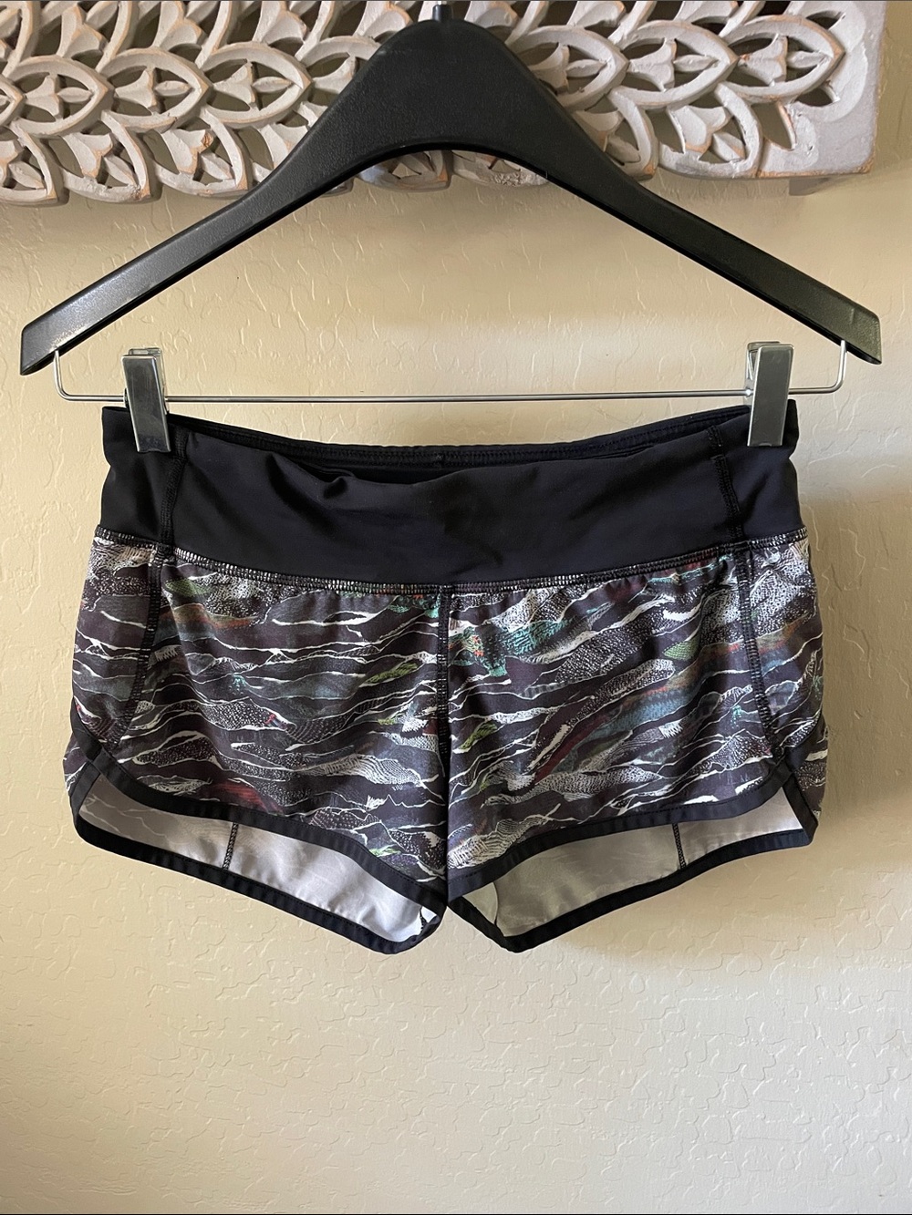 LULULEMON Speed Shorts! - Picture 6 of 9